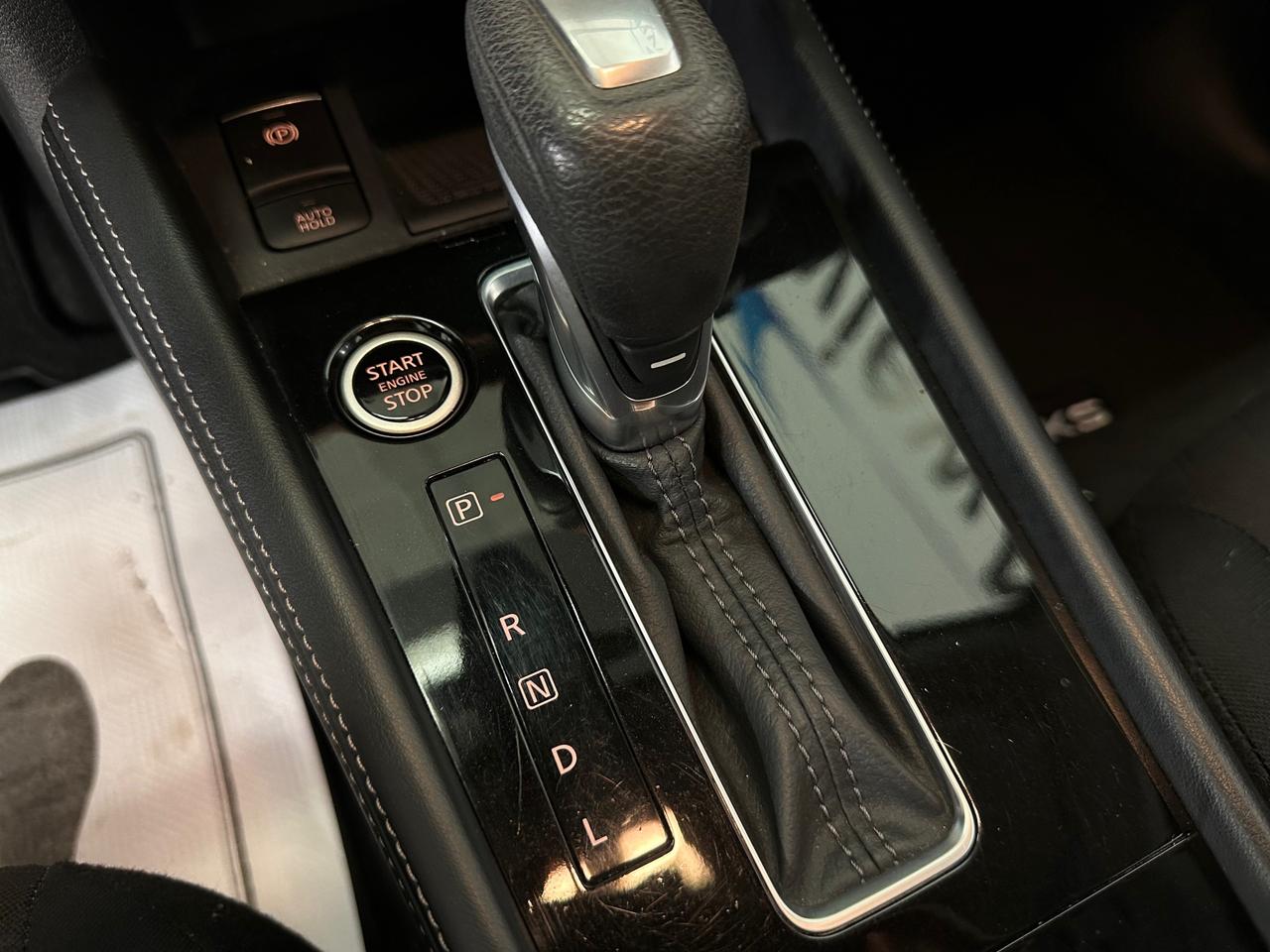 2024 Nissan Kicks SV/AUTO/13000KM/OFF 1 OWNER NISSAN LEASE! Photo