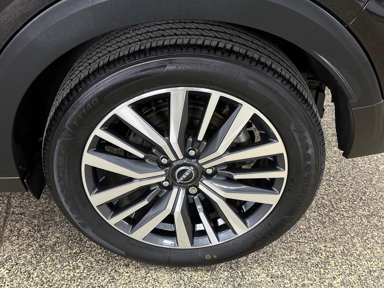 2024 Nissan Kicks SV/AUTO/13000KM/OFF 1 OWNER NISSAN LEASE! Photo