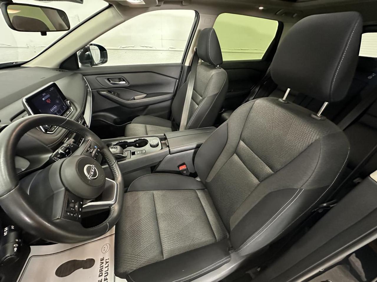 2024 Nissan Rogue SV Moonroof SV/AWD/PANOROOF/24KM/OFF NISSAN LEASE! Photo