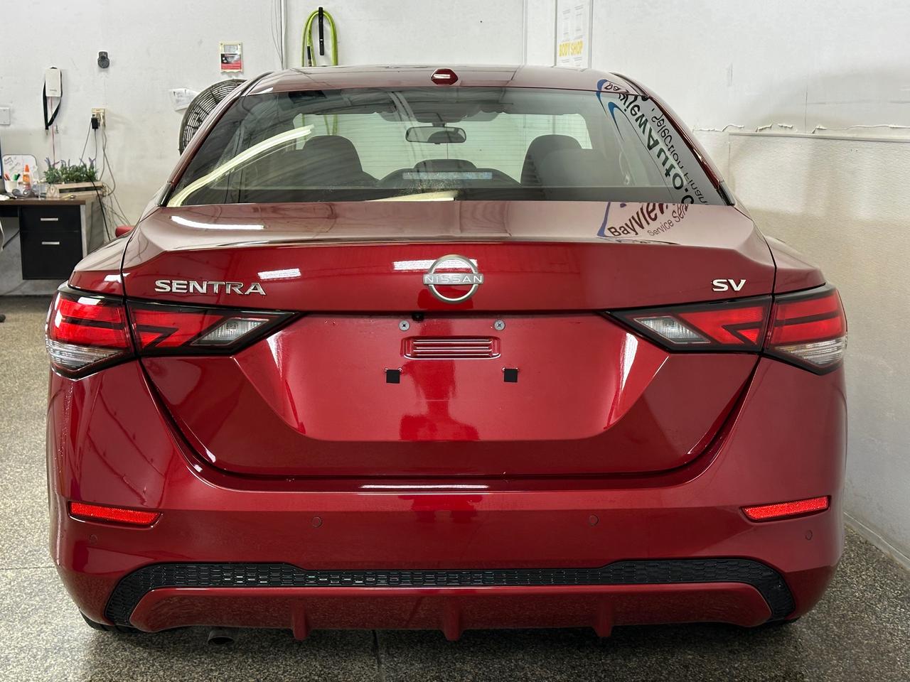 2024 Nissan Sentra SV/AUTO/SUNROOF/3600KM/OFF 1 OWNER NISSAN LEASE! Photo