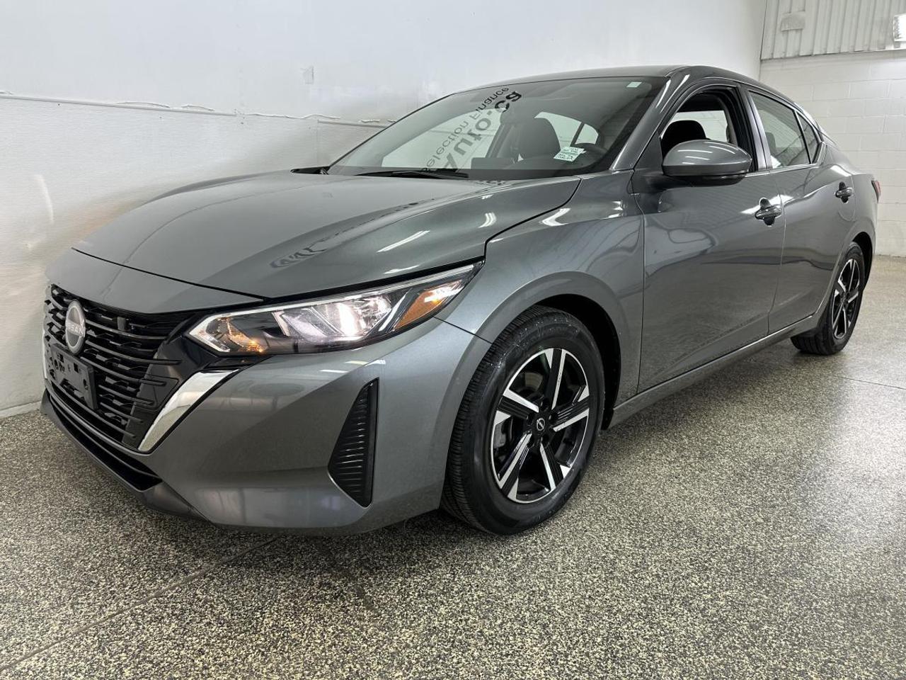 2024 Nissan Sentra SV/AUTO/OFF 1 OWNER NISSAN LEASE! Photo