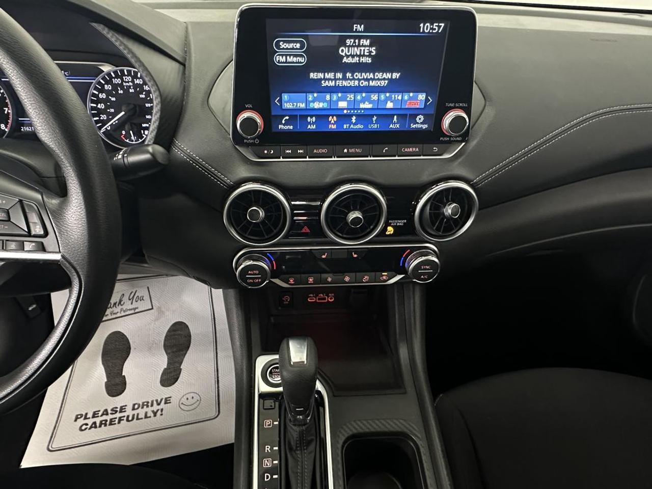 2024 Nissan Sentra SV/AUTO/OFF 1 OWNER NISSAN LEASE! Photo