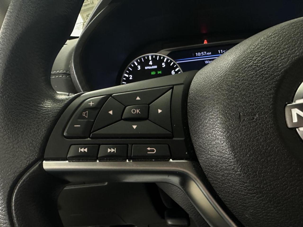2024 Nissan Sentra SV/AUTO/OFF 1 OWNER NISSAN LEASE! Photo