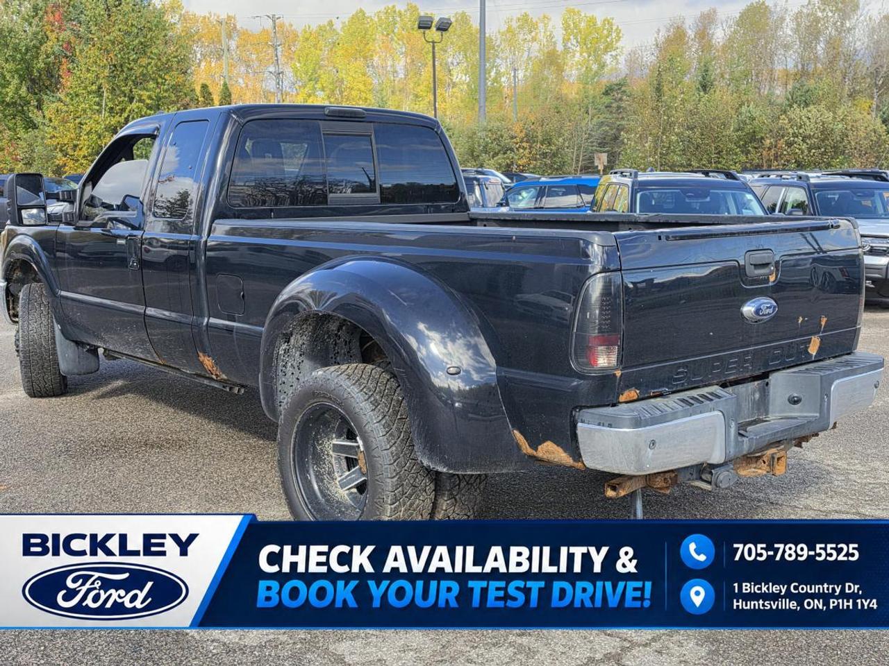 2016 Ford F-350 Super Duty DRW Lariat Photo4