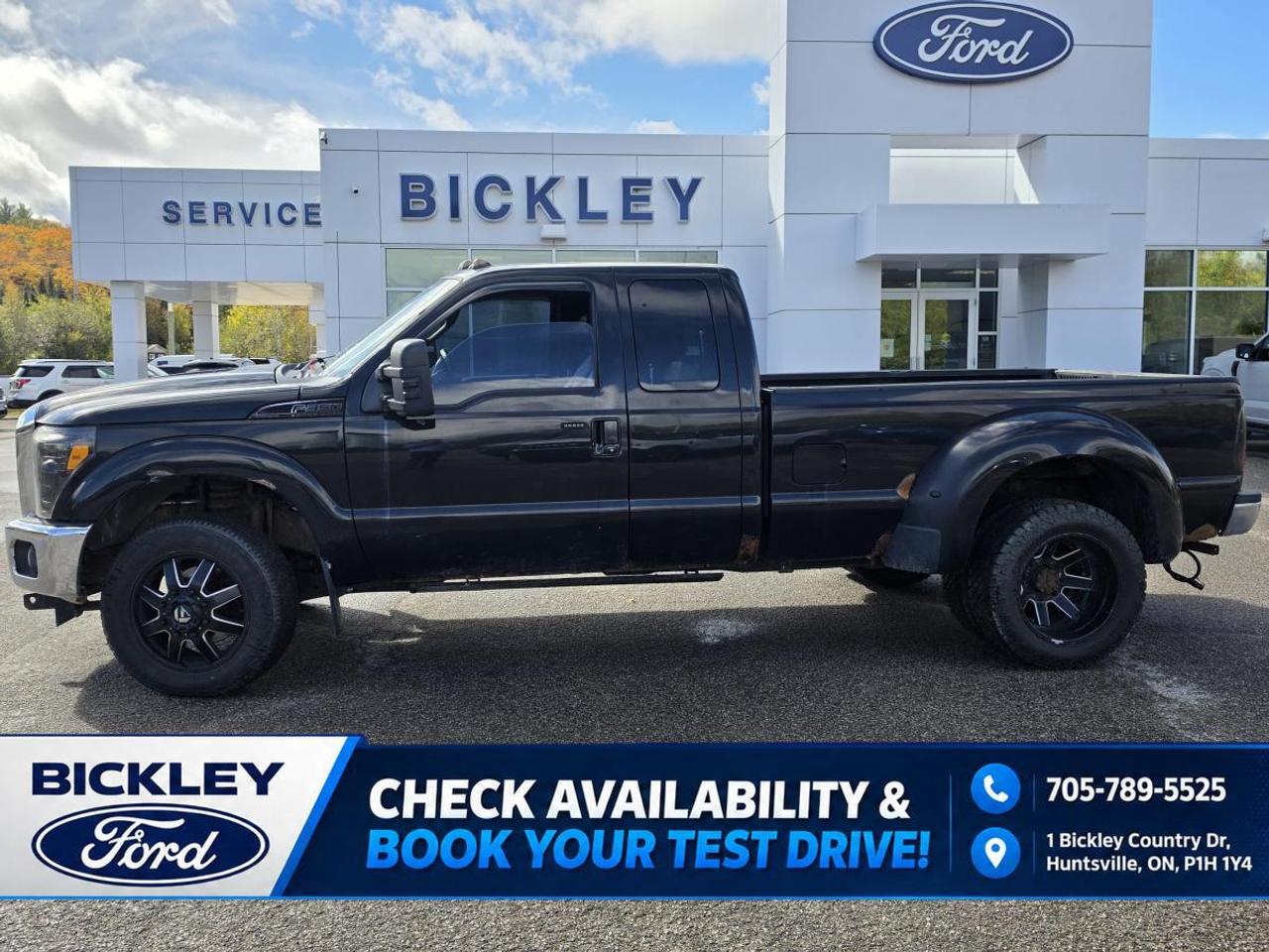 2016 Ford F-350 Super Duty DRW Lariat Photo
