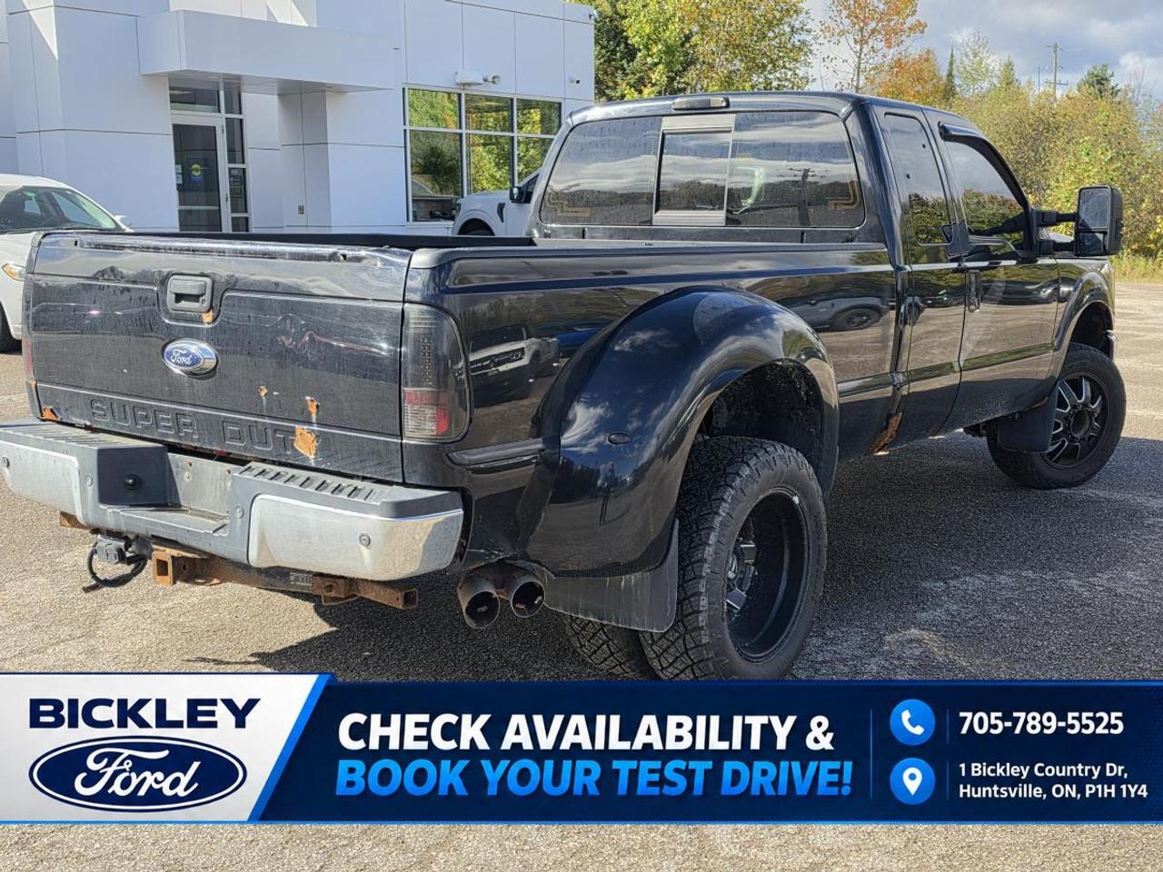 2016 Ford F-350 Super Duty DRW Lariat Photo