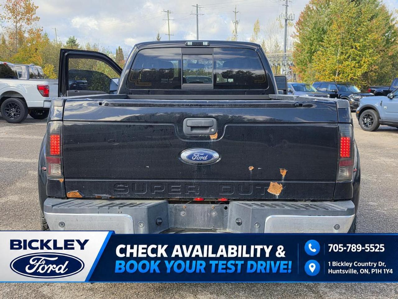 2016 Ford F-350 Super Duty DRW Lariat Photo