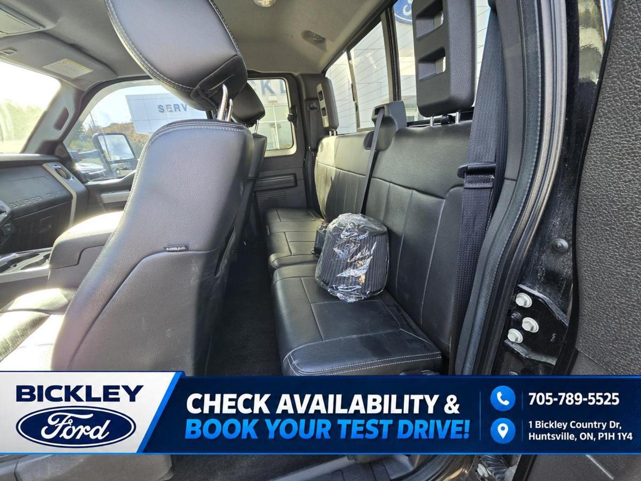 2016 Ford F-350 Super Duty DRW Lariat Photo