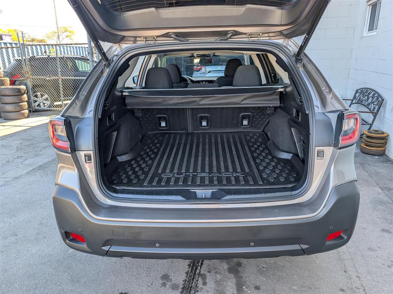 2023 Subaru Outback TOURING AWD - SUNROOF - EYESIGHT Photo