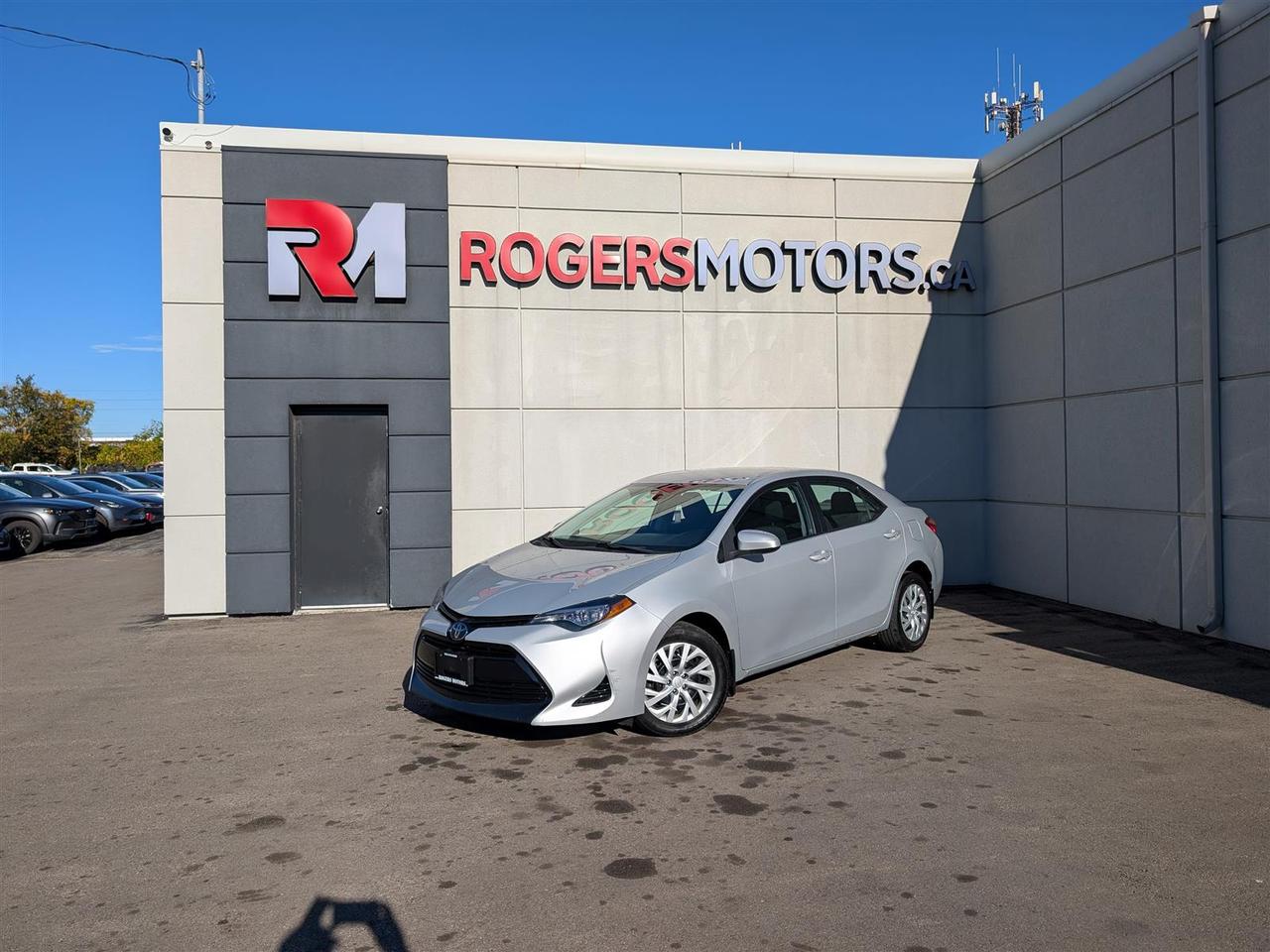 2018 Toyota Corolla LE - HTD SEATS - REV CAM  - TECH FEATS Photo0