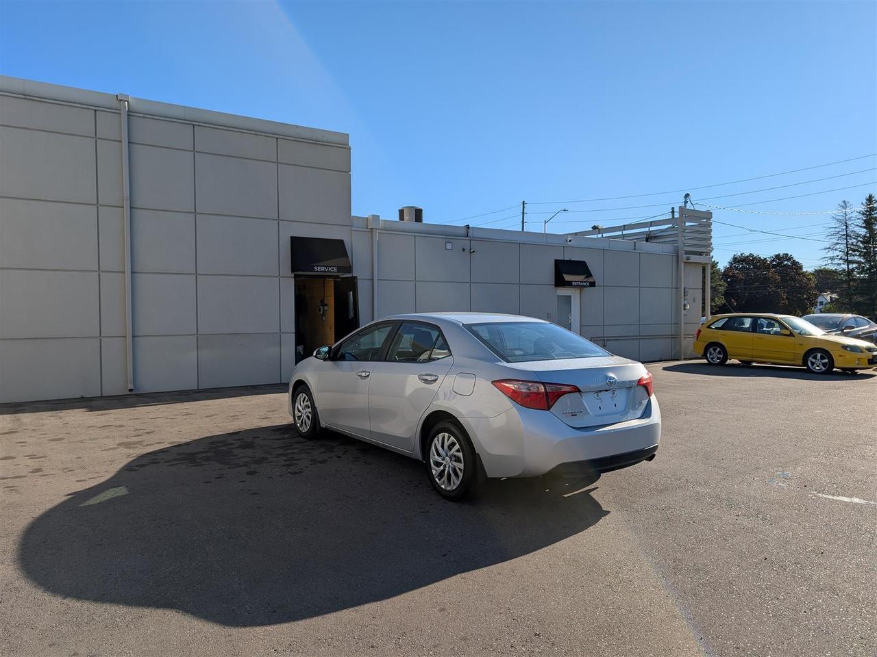 2018 Toyota Corolla LE - HTD SEATS - REV CAM  - TECH FEATS Photo