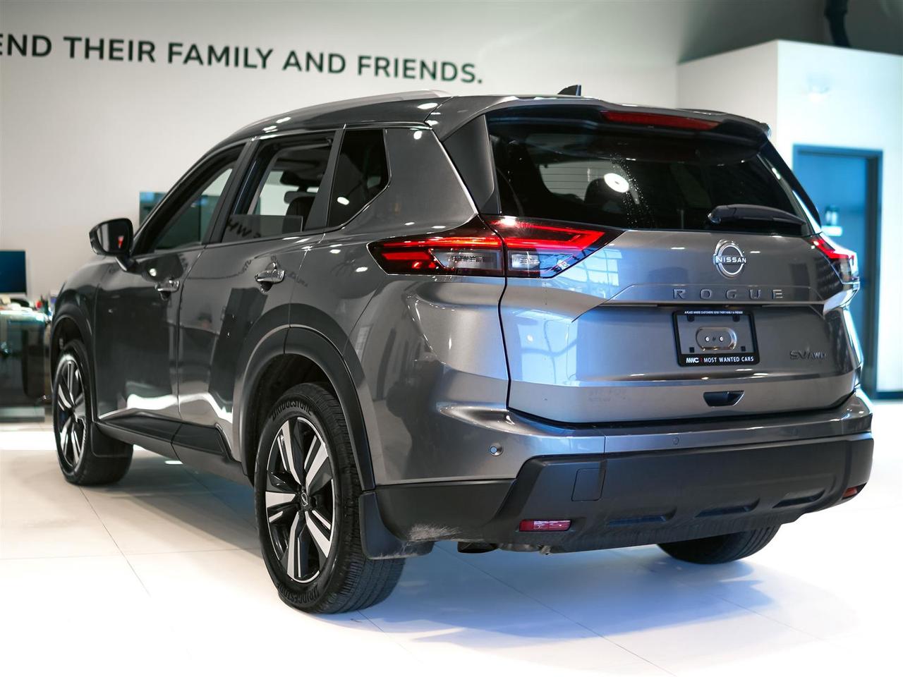 2024 Nissan Rogue SV PREMIUM AWD | LEATHER | 19 INCH RIMS | HTD REAR SEATS Photo