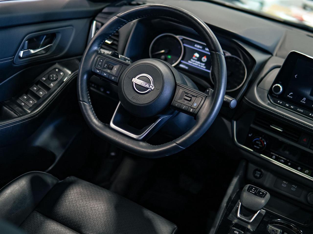2024 Nissan Rogue SV PREMIUM AWD | LEATHER | 19 INCH RIMS | HTD REAR SEATS Photo
