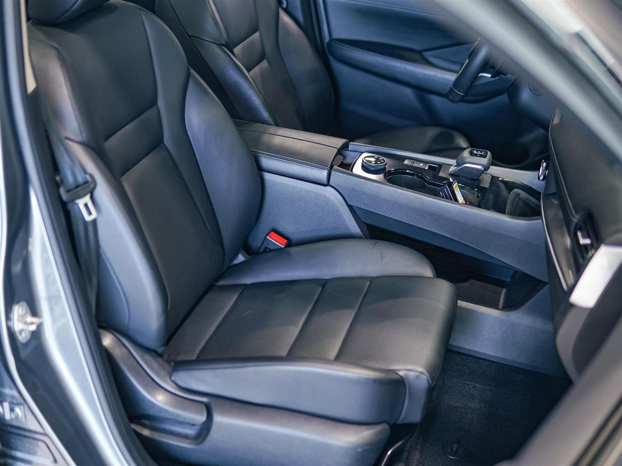 2024 Nissan Rogue SV PREMIUM AWD | LEATHER | 19 INCH RIMS | HTD REAR SEATS Photo