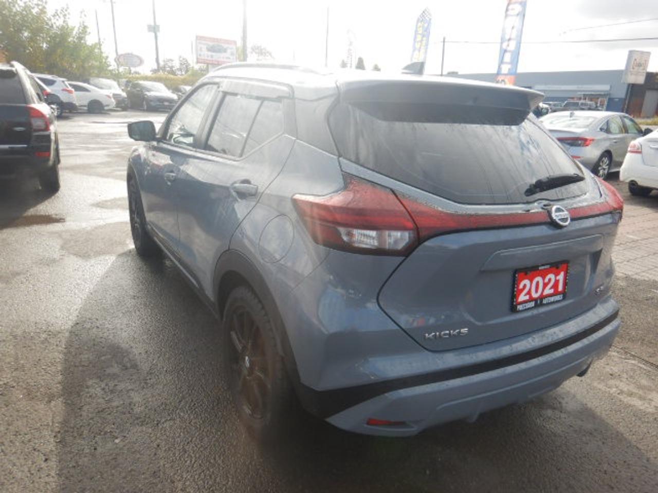 2021 Nissan Kicks SR Photo