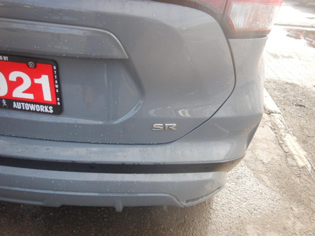 2021 Nissan Kicks SR Photo