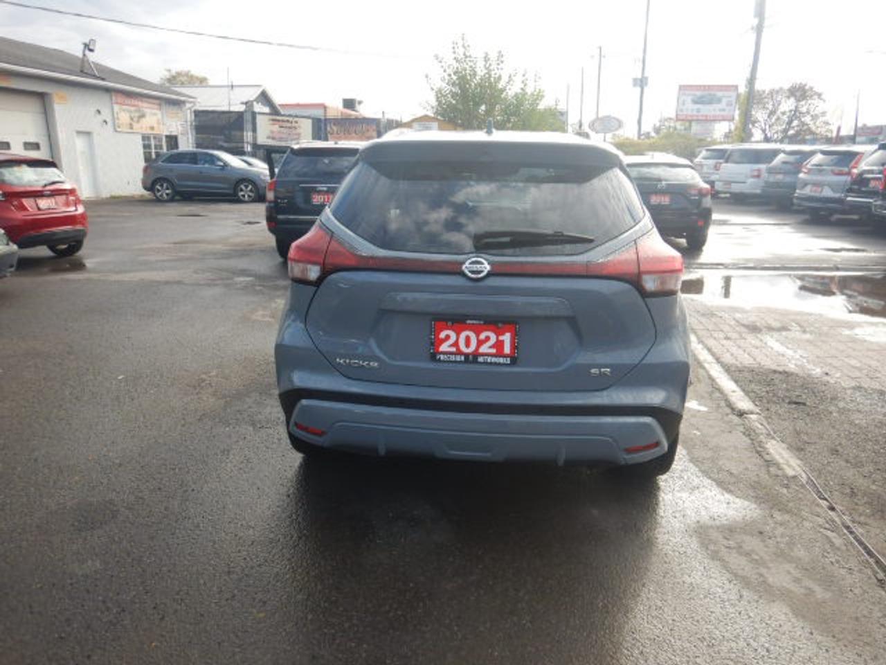 2021 Nissan Kicks SR Photo