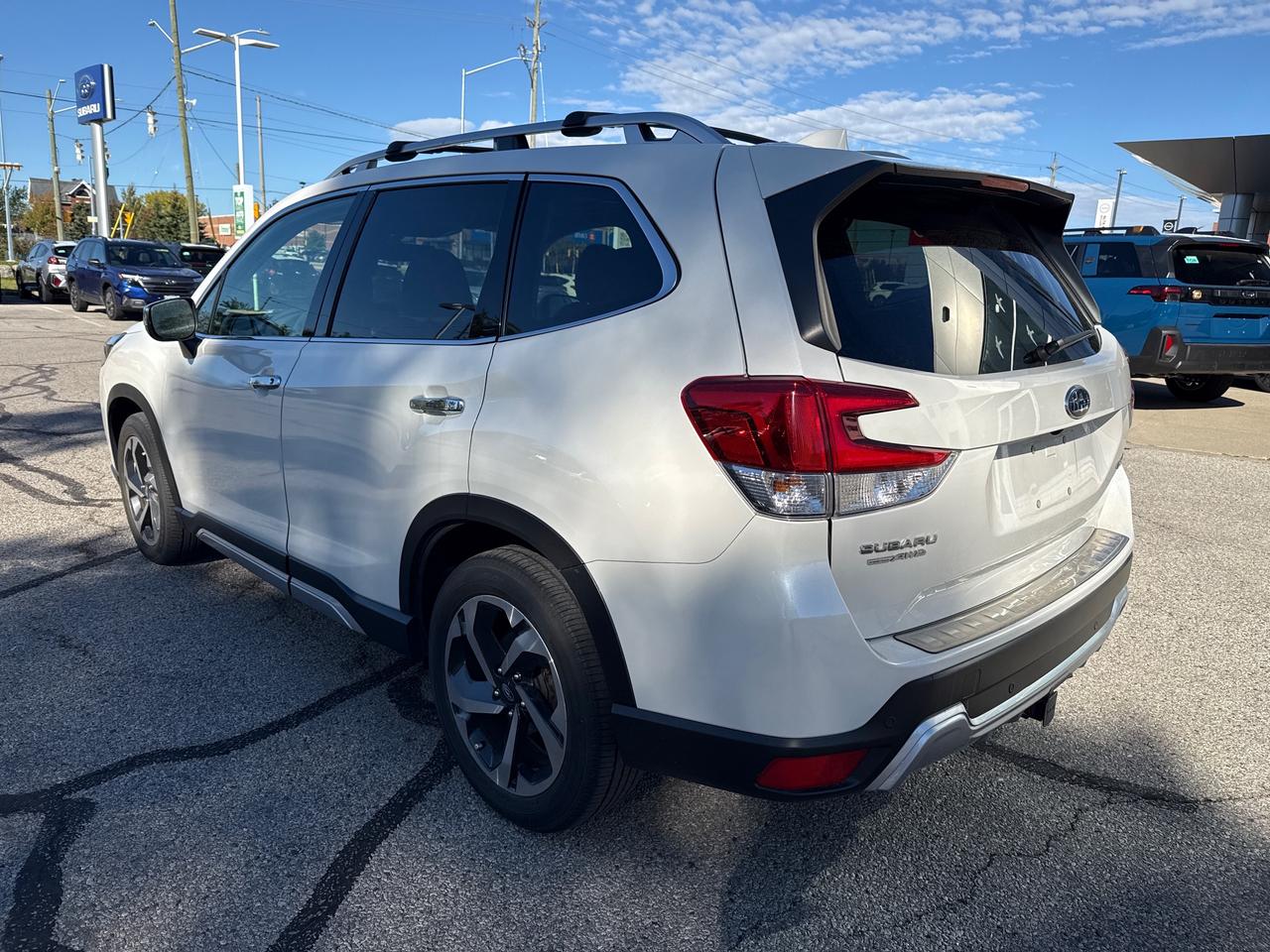 2022 Subaru Forester Premier PREMIER PACKAGE!! LOW KMS!! Photo