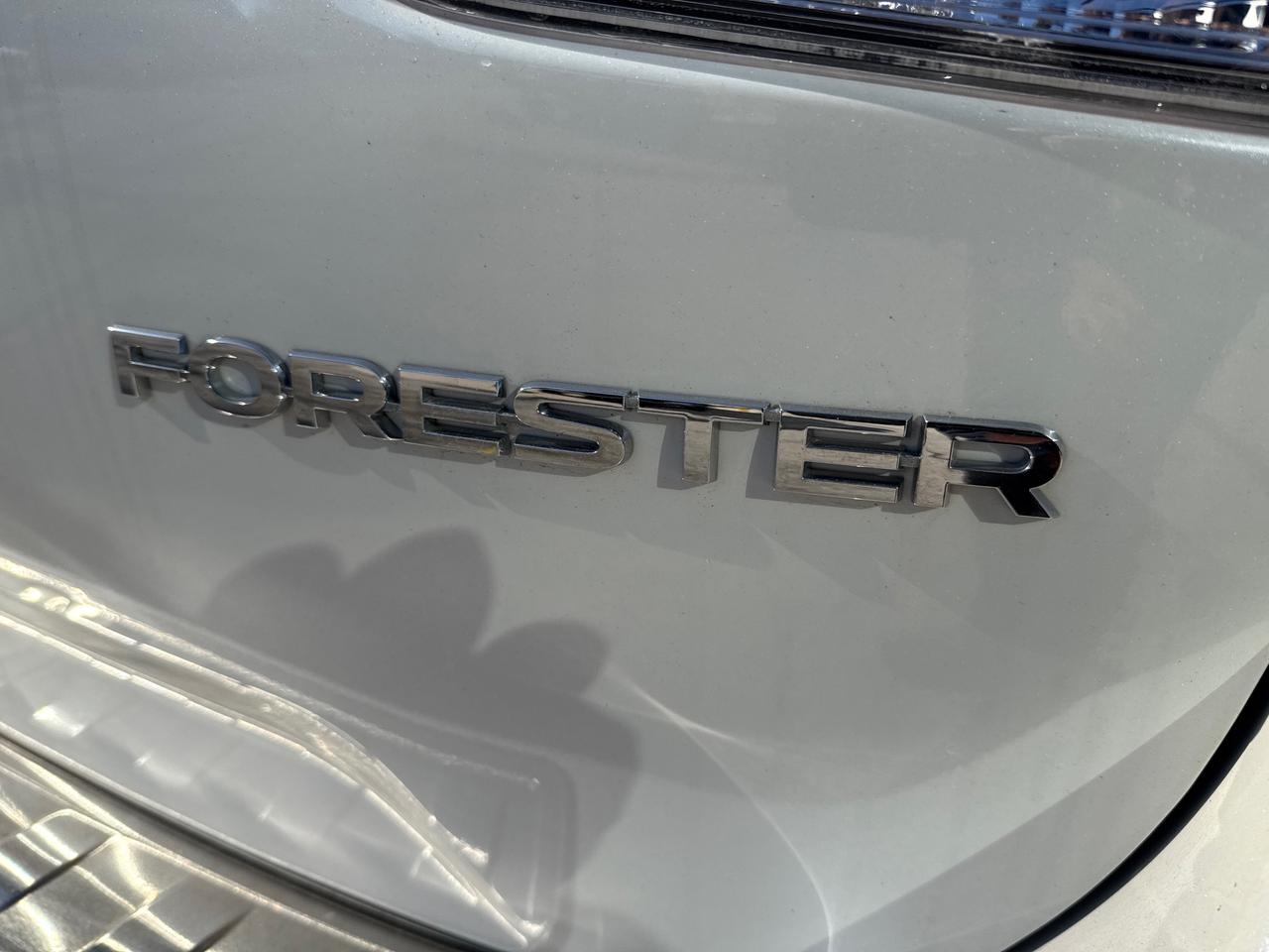 2022 Subaru Forester Premier PREMIER PACKAGE!! LOW KMS!! Photo