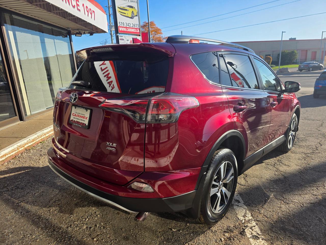 2018 Toyota RAV4 XLE AWD | LOW KMS | One Owner | Accident Free Photo