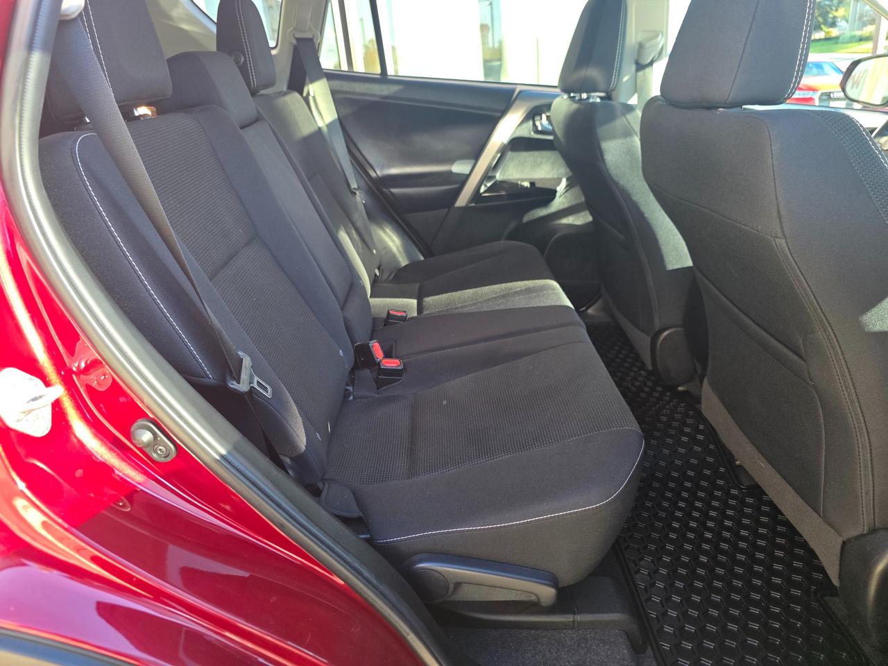 2018 Toyota RAV4 XLE AWD | LOW KMS | One Owner | Accident Free Photo