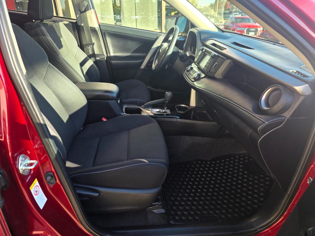 2018 Toyota RAV4 XLE AWD | LOW KMS | One Owner | Accident Free Photo