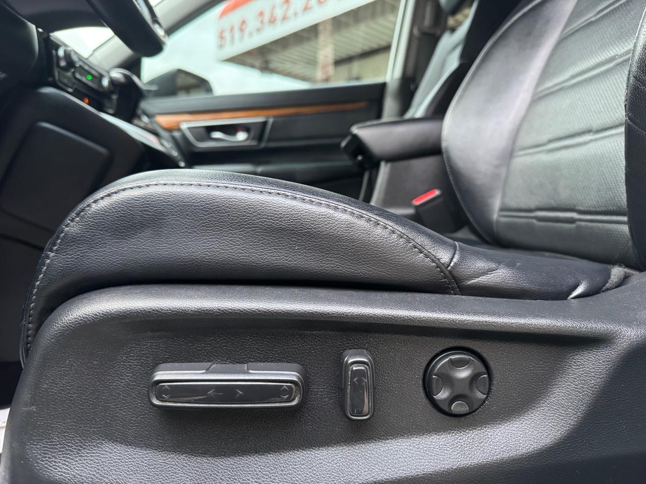 2018 Honda CR-V Touring LOADED | One Owner | Accident Free | Honda Dealer Serviced Photo