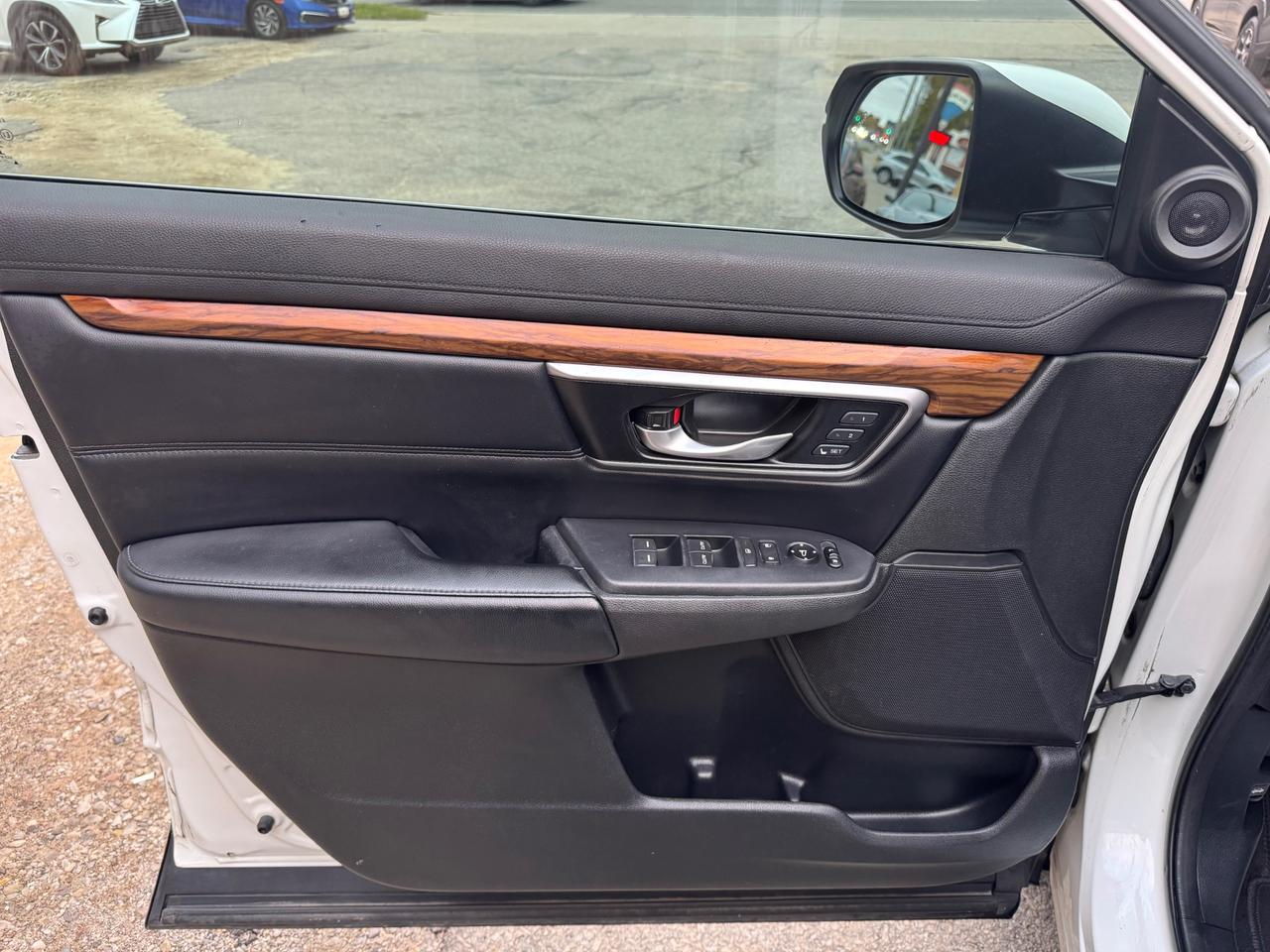 2018 Honda CR-V Touring LOADED | One Owner | Accident Free | Honda Dealer Serviced Photo