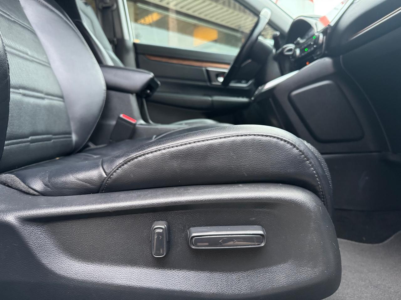 2018 Honda CR-V Touring LOADED | One Owner | Accident Free | Honda Dealer Serviced Photo