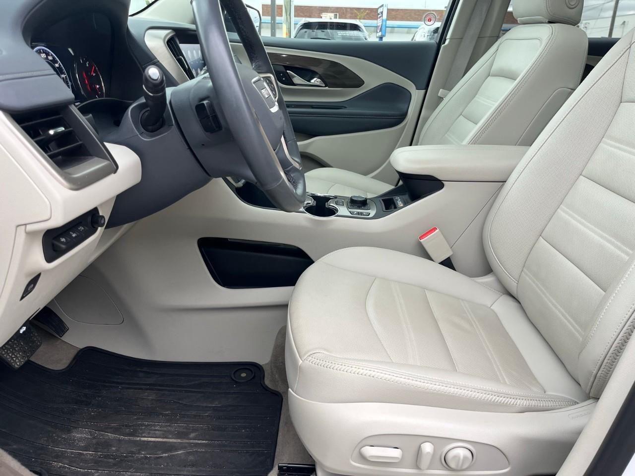 2024 GMC Terrain Denali Panoramic Sunroof | Heated & Ventilated Front Seats | Adaptive Cruise Control | Bose Premium Audio Photo
