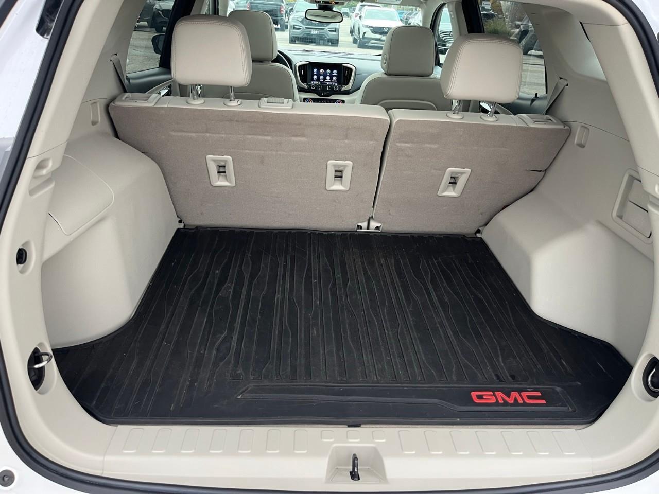 2024 GMC Terrain Denali Panoramic Sunroof | Heated & Ventilated Front Seats | Adaptive Cruise Control | Bose Premium Audio Photo