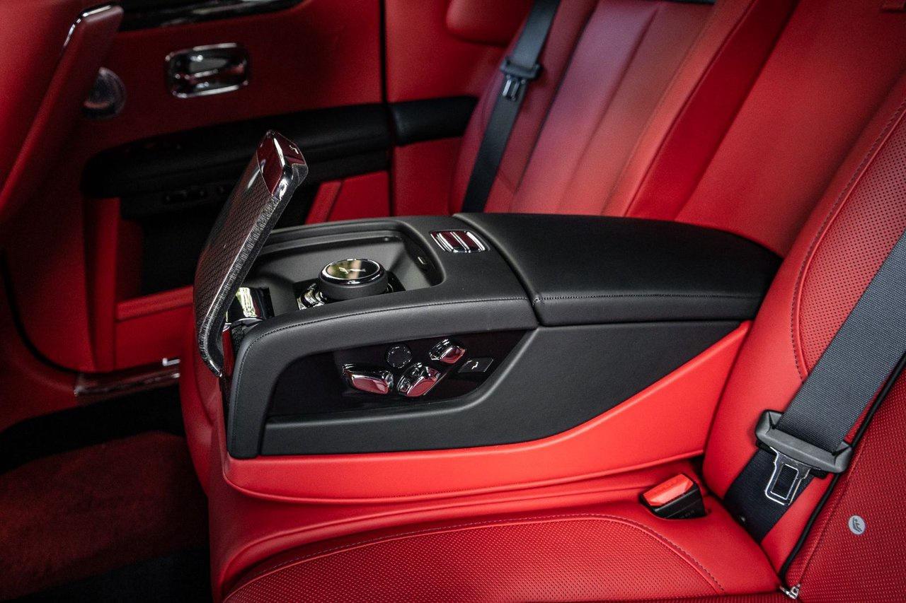 2023 Rolls Royce Ghost Black Badge Photo