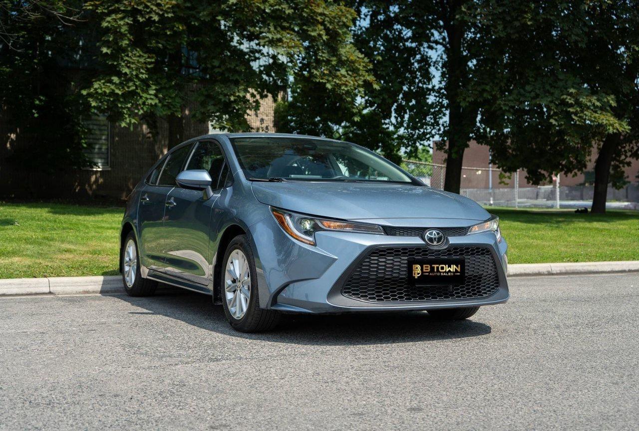 2020 Toyota Corolla LE Photo