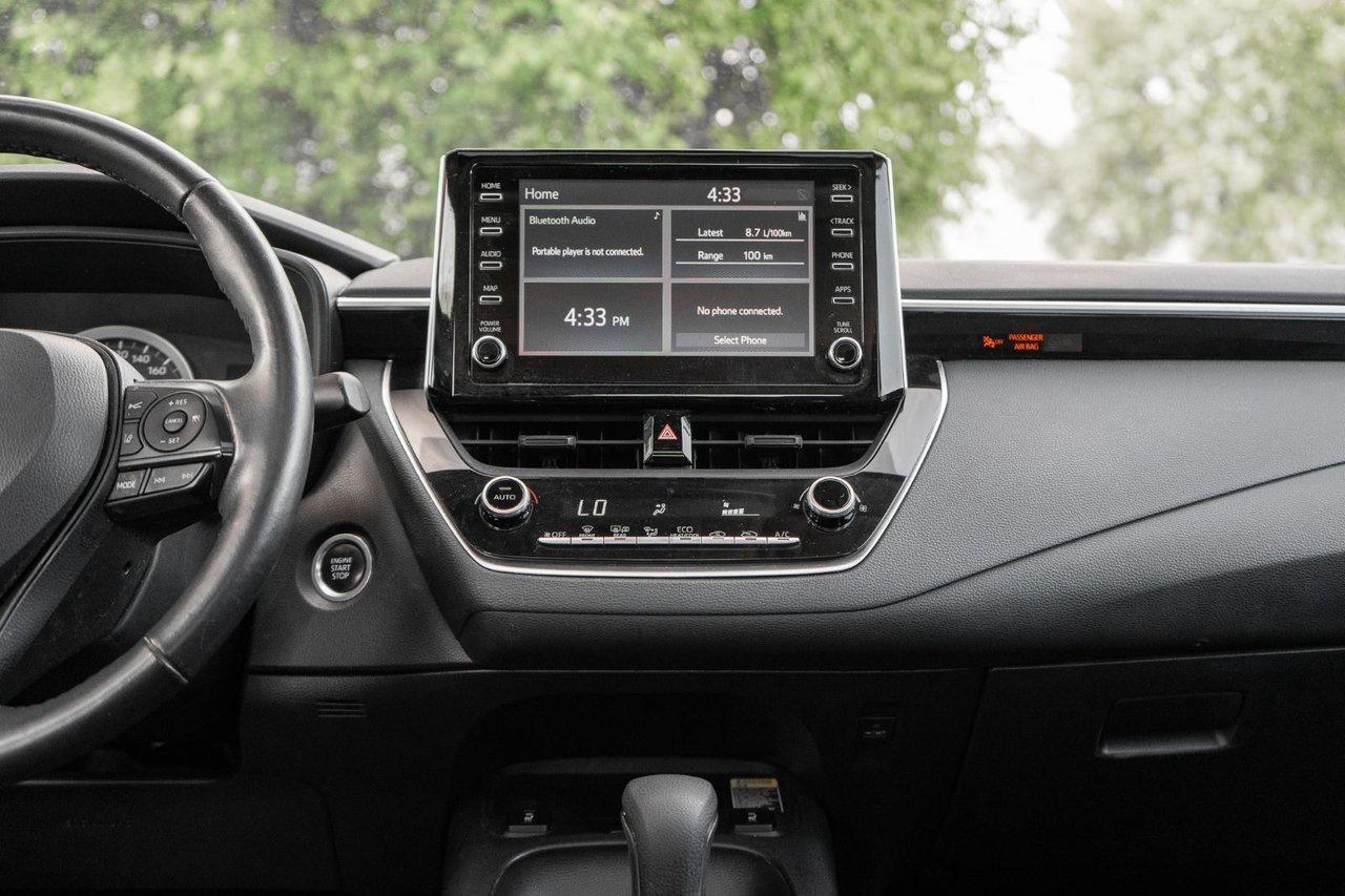 2020 Toyota Corolla LE Photo