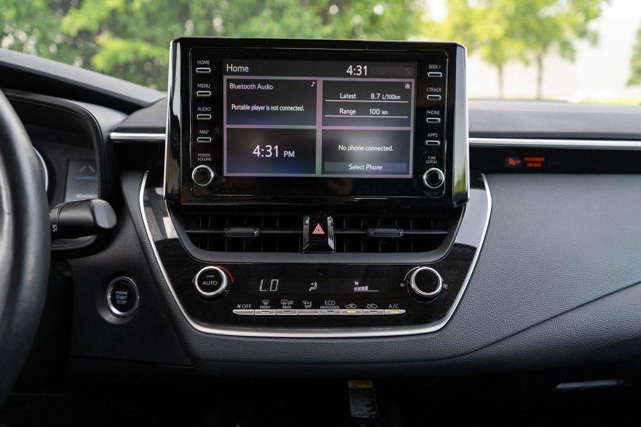 2020 Toyota Corolla LE Photo