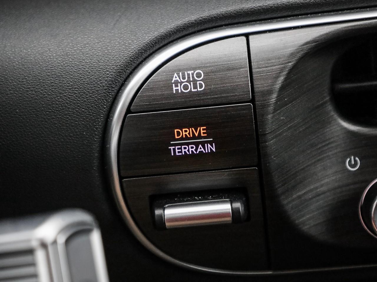 2026 Hyundai PALISADE Preferred Trend HEATED STEERING WHEEL-LEATHER HEATED SEATS-SUNROOF-3RD ROW SEATING- Photo