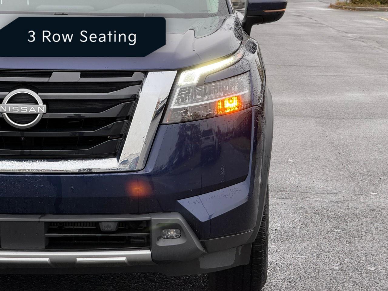 2023 Nissan Pathfinder SL 4WD Photo