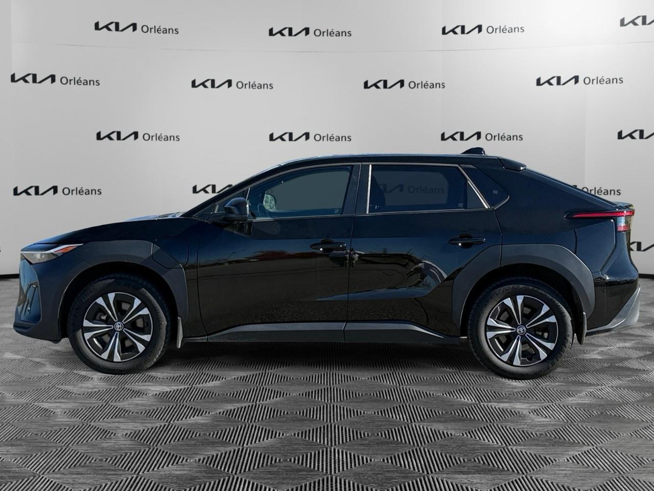 2023 Toyota bZ4X XLE AWD Photo5