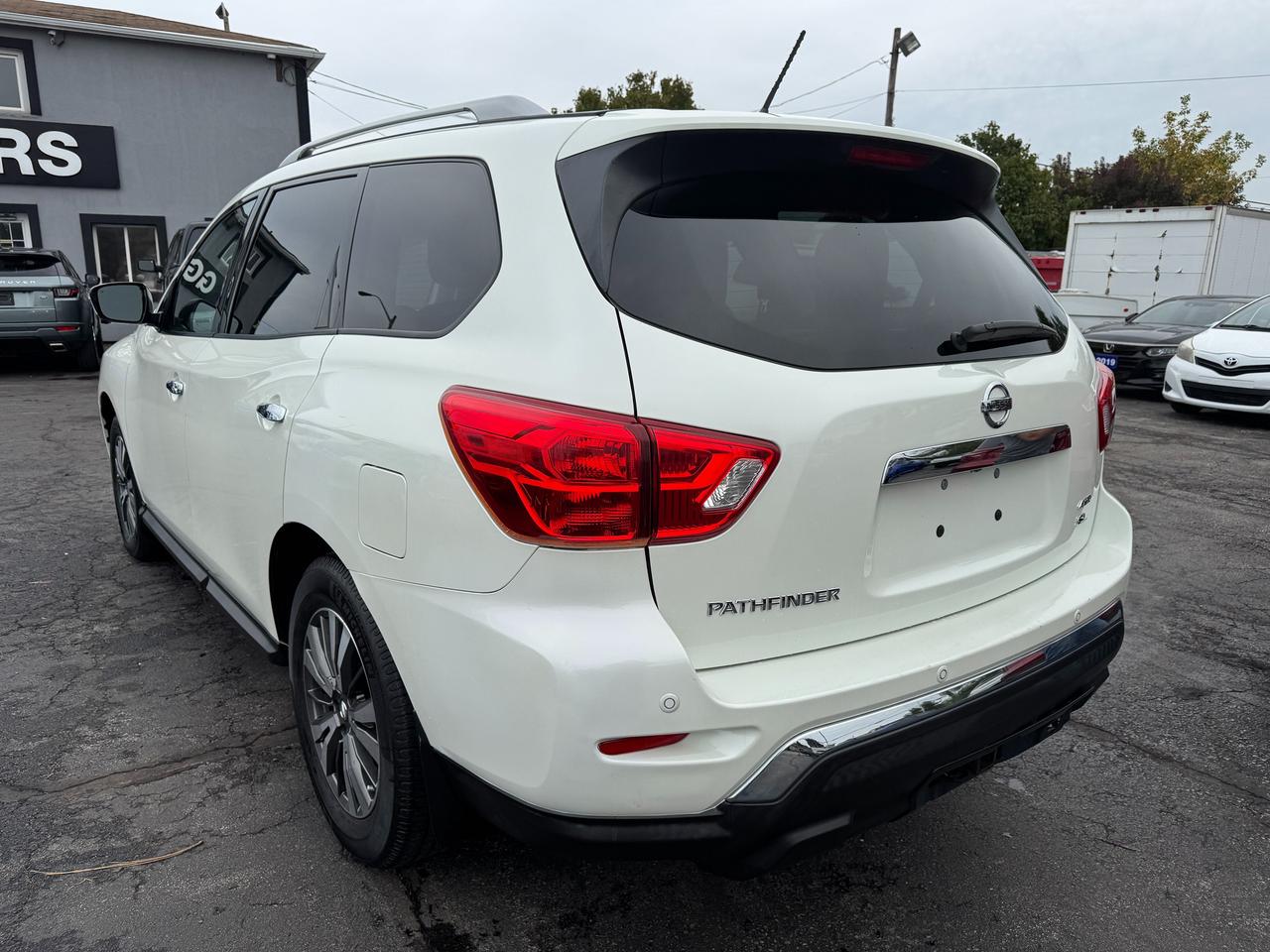 2017 Nissan Pathfinder SL 4WD | NO ACCIDENTS | CERTIFIED Photo