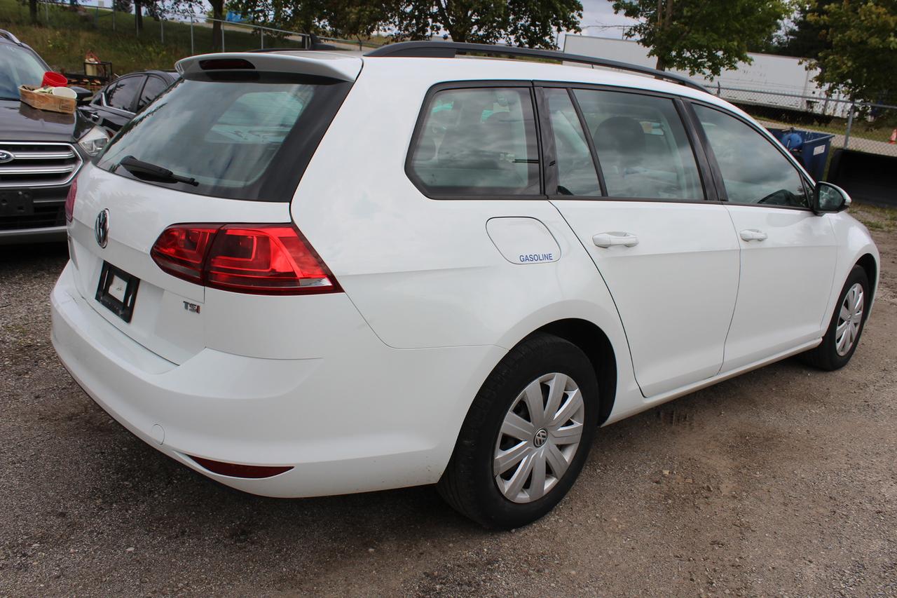 2015 Volkswagen Golf TRENDLINE Photo2