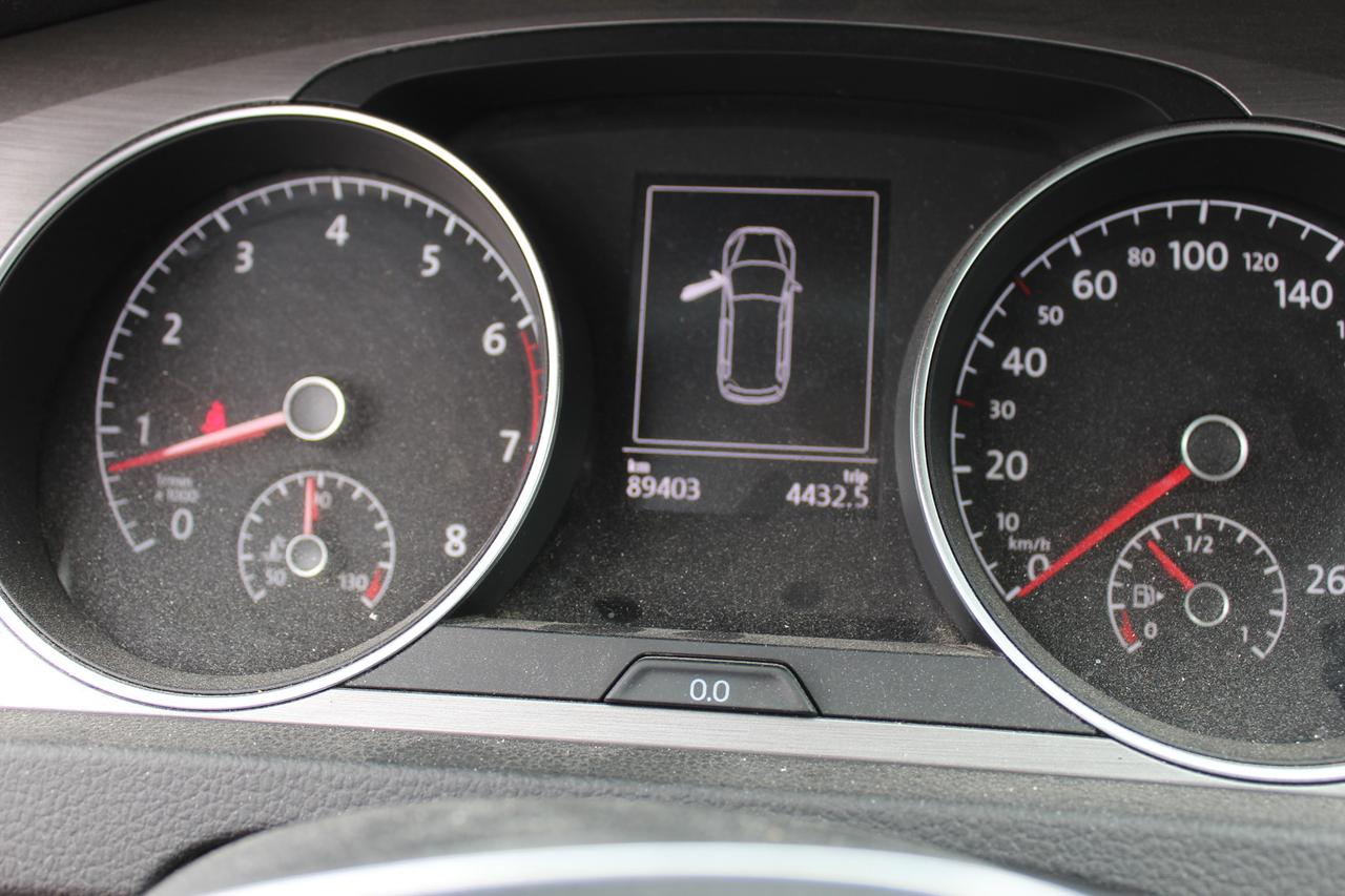 2015 Volkswagen Golf TRENDLINE Photo