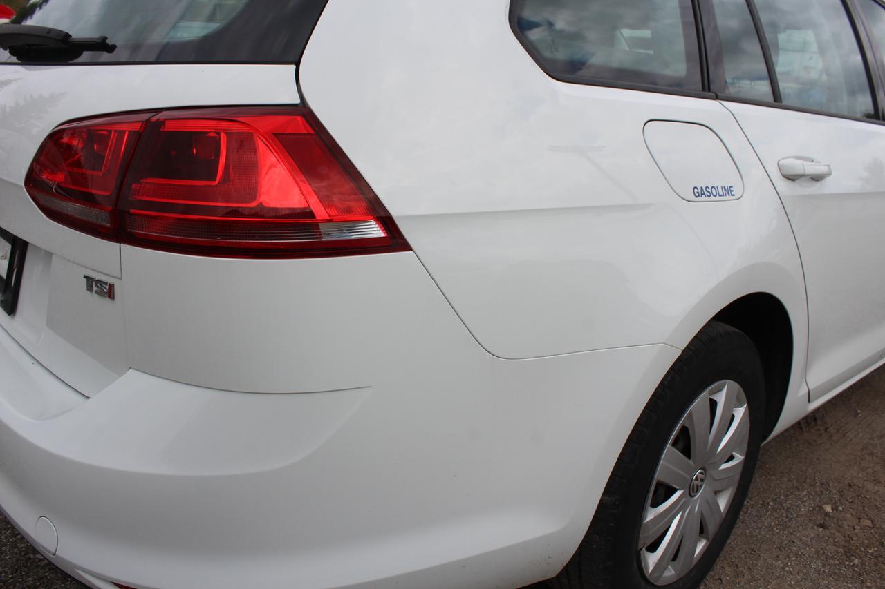 2015 Volkswagen Golf TRENDLINE Photo