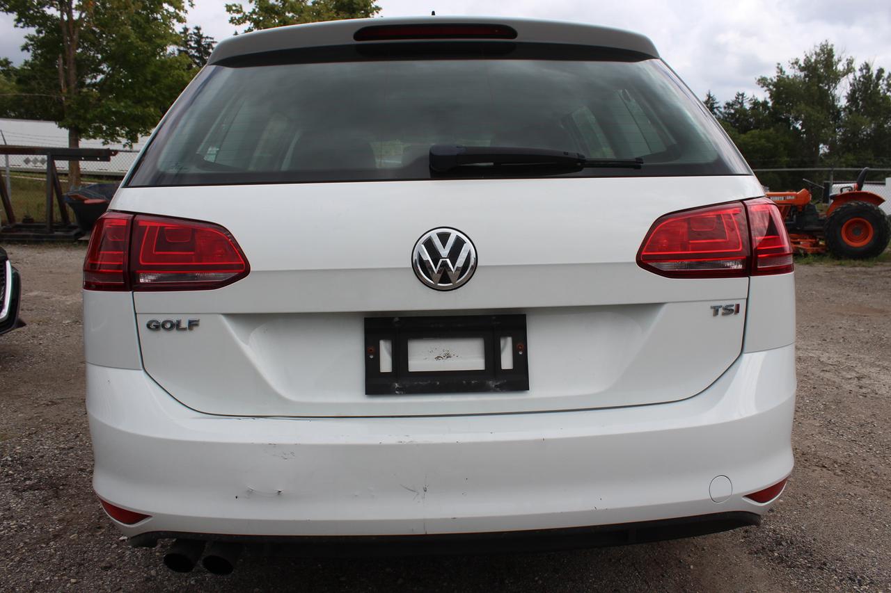 2015 Volkswagen Golf TRENDLINE Photo