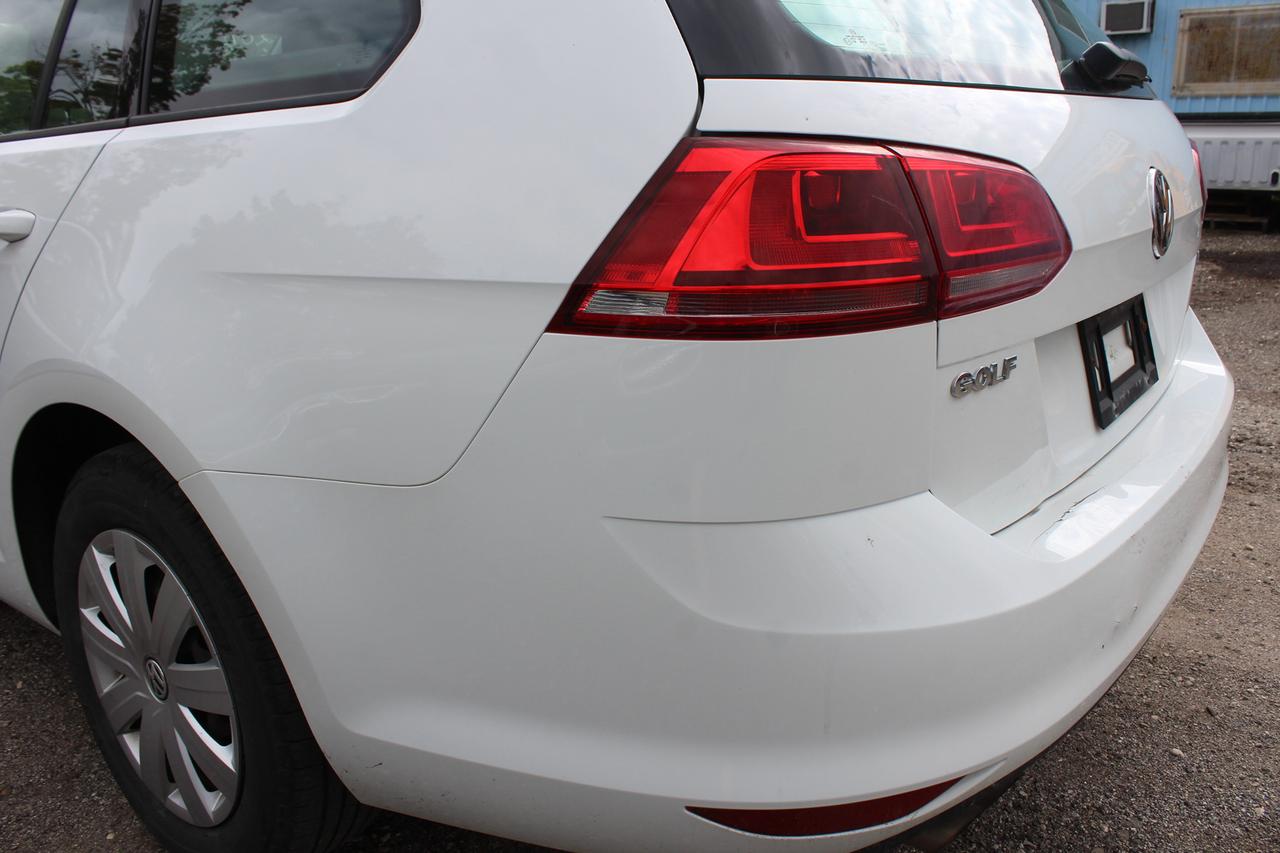 2015 Volkswagen Golf TRENDLINE Photo