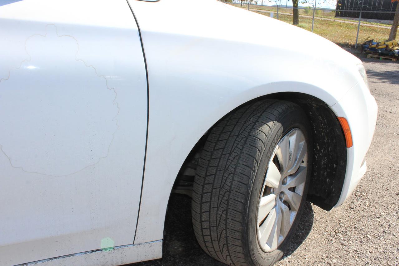 2015 Chrysler 200 LX Photo