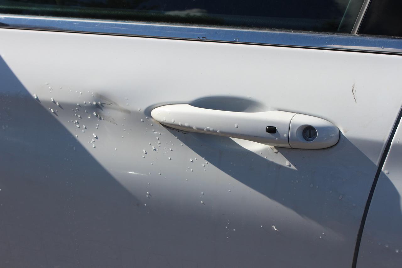 2015 Chrysler 200 LX Photo