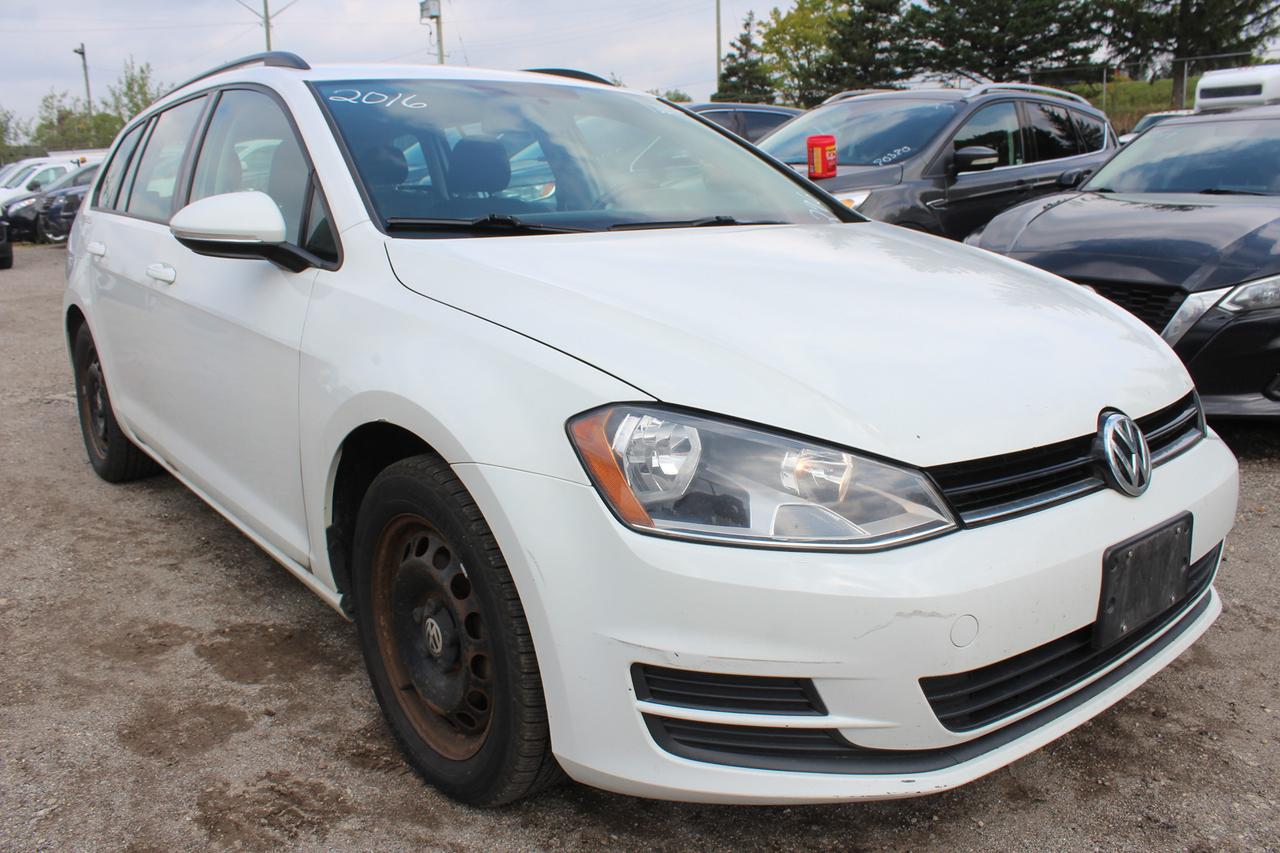 2016 Volkswagen Golf TRENDLINE Photo1