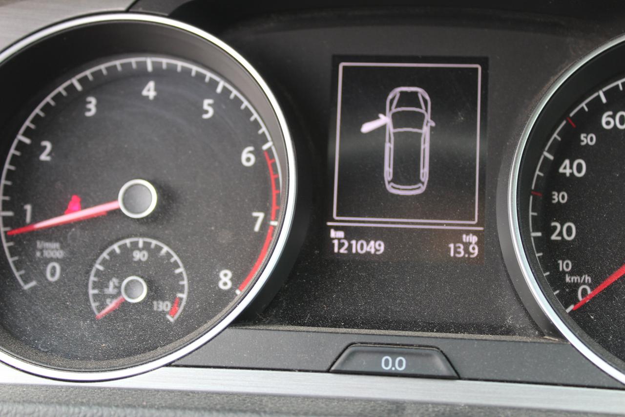 2016 Volkswagen Golf TRENDLINE Photo
