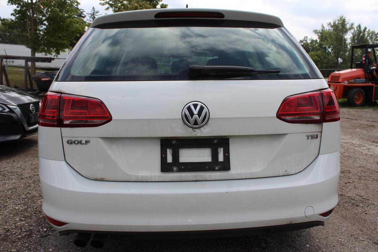 2016 Volkswagen Golf TRENDLINE Photo