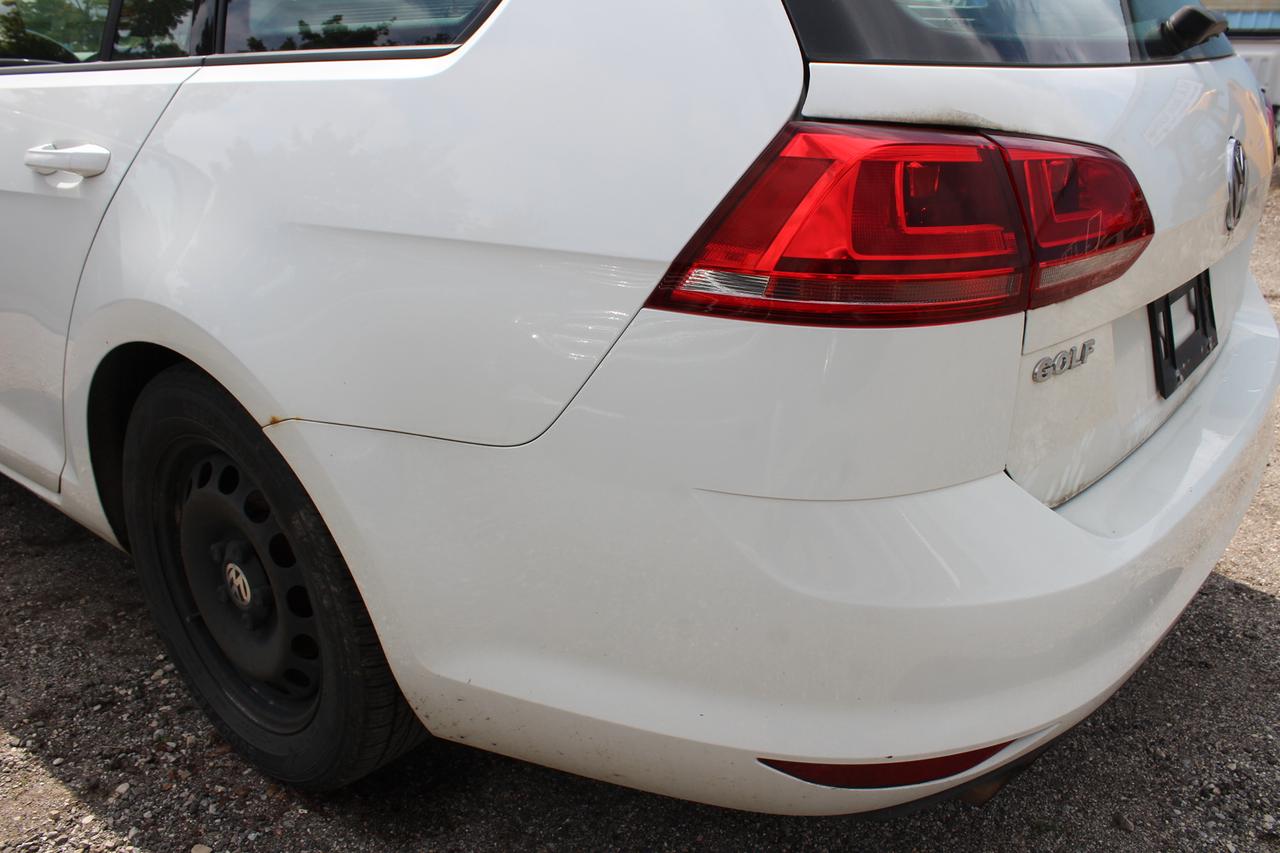 2016 Volkswagen Golf TRENDLINE Photo